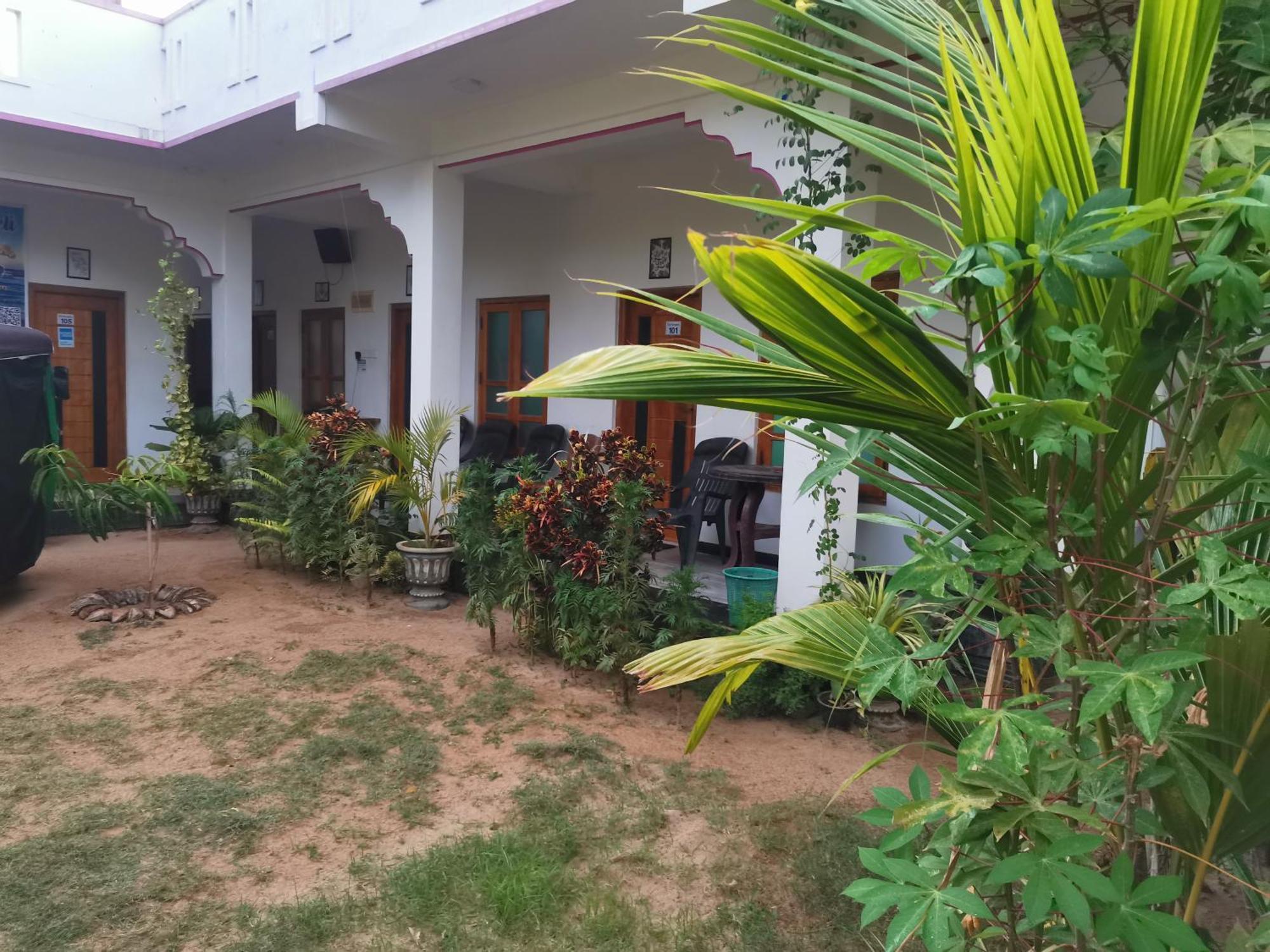 Beach Life Uppuveli Trincomalee Exterior photo